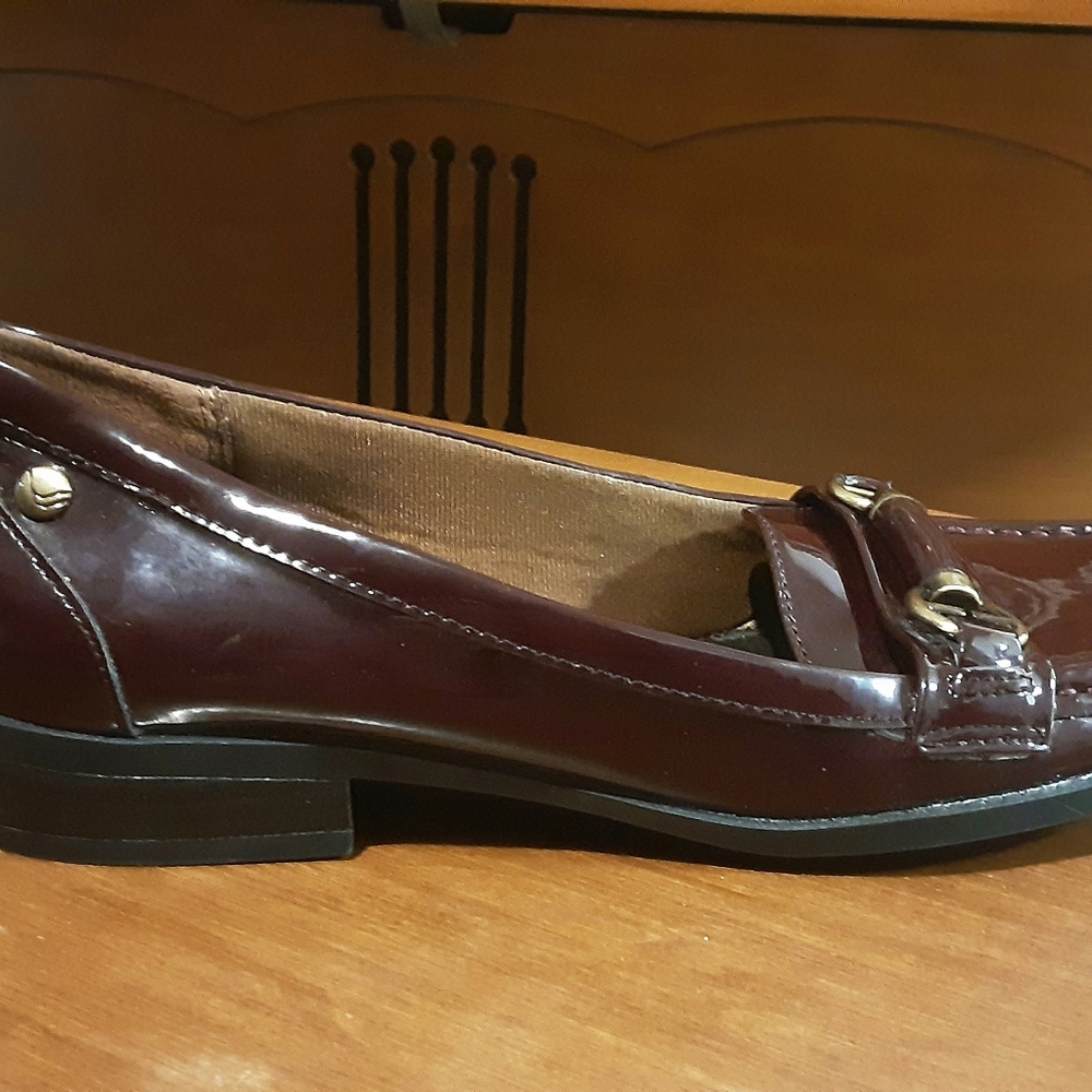Life Stride Burgundy patent Loafers Memory foam comfort